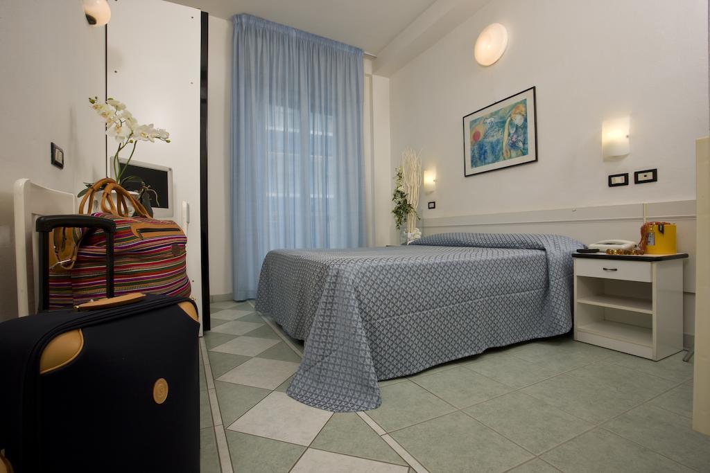 Hotel Elite カットーリカ 部屋 写真